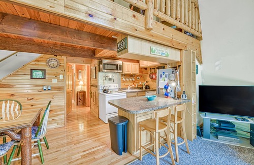 Sky Valley Cabin | Quiet cabin near the lake with large deck, private hot tub, firepit, & game room