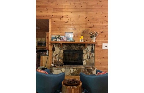 Mineral Bluff House | Quiet Cabin near Mccaysville and Blue Ridge W/Spa