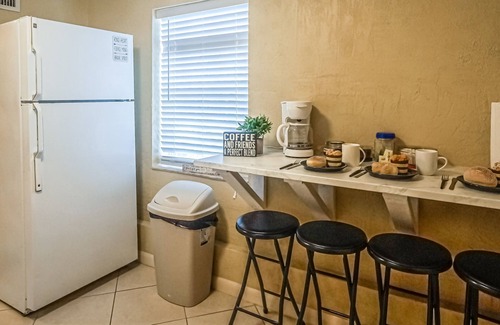 Southwest Apartment | Quiet - Central - Big Parking - Outdoor Area