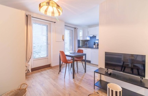 Marengo - Jolimont Apartment | Quiet cocoon of love