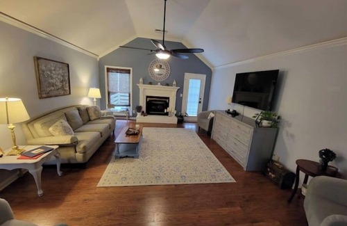Madison House | Quiet Comfort - King, Queen, and Twins in Charming - Cozy Home