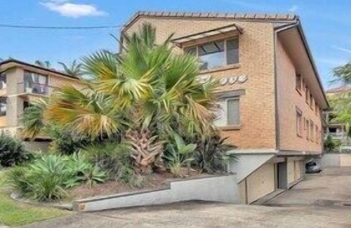 Burleigh Heads Apartment | Quiet Complex, Close to James St Burleigh