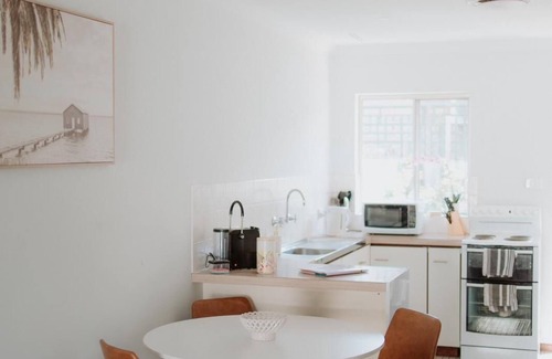 Bicton Apartment | Quiet Corner: 2BR, Sleeps 4, Near Perth & Fremantle