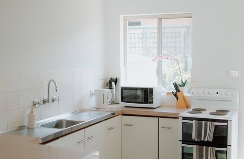 Bicton Apartment | Quiet Corner: 2BR, Sleeps 4, Near Perth & Fremantle