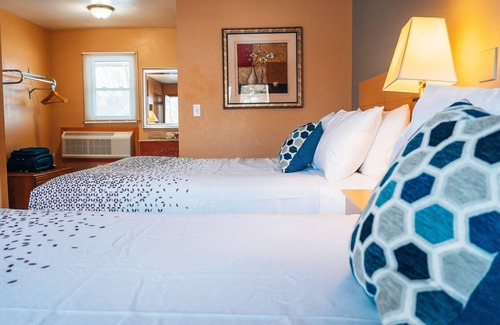 Brooklyn Hotel | Quiet Corner Inn