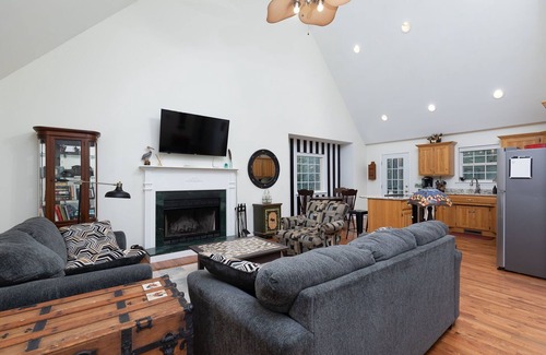 Marrowbone House | Quiet cottage surrounded by trees, just minutes from Nashville