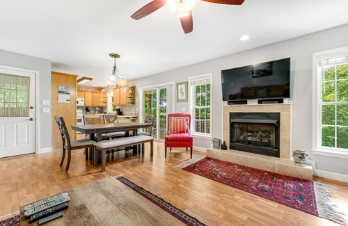 Newland House | Quiet cottage with deck & grill + resort pool, on-site golf, & tennis courts