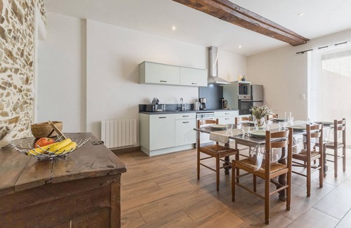 Nort-sur-Erdre Cottage | Quiet Country House with Terrace, 3 Bedrooms