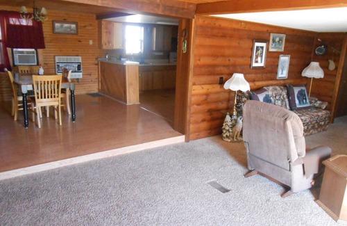 Fort Riley House | Quiet Country Retreat