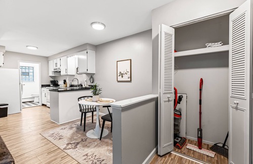 Mount Clemens Apartment | Quiet Cozy End Unit Near Mt. Clemens Downtown