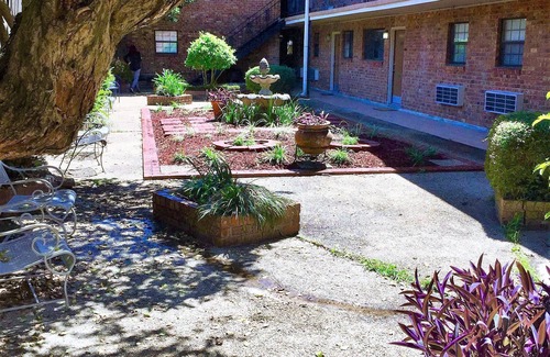 Beauregard Town Historic District Condo | QUIET ESCAPE! ENTIRE PLACE, Longer stay discounts