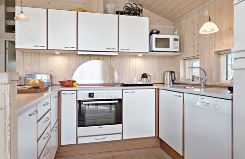 Pøt Strandby House | Quiet, established cottage area with well furnished cottage.