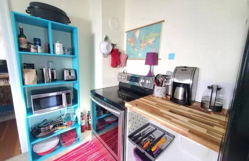 Castlegar House | Quiet, Family Friendly Suite Downtown Castlegar