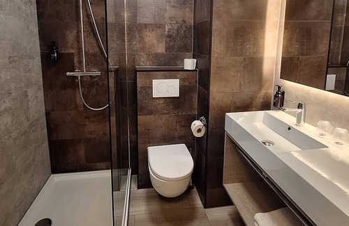 Schoorl Hotel | Quiet Garden Retreat with Sauna, Indoor Pool & Close to North Sea Beaches