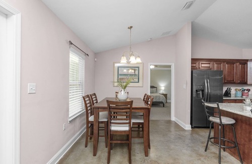 Florida Panhandle House | Quiet Getaway-4 Bed/Pet Friendly/Close to Beaches