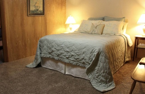 Southeast House | Quiet Getaway with easy access downtown