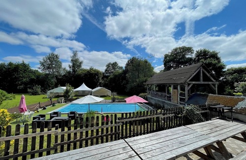 Cleguerec Apartment | Quiet gîte ideal for family get-togethers or business trips