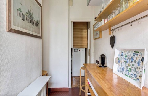 Neuilly-sur-Seine Apartment | Quiet, green apartment