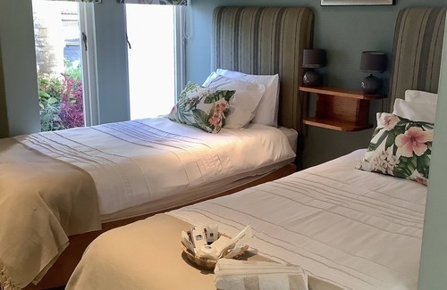 George House | Quiet guest house surrounded by nature.