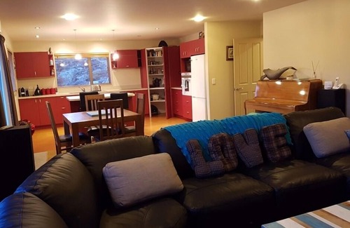 Alexandra House | Quiet hill grove casual luxe