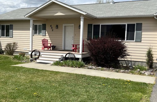 Evergreen House | Quiet Home, Great neighborhood - Convenient for visiting Glacier Park/Ski Resort
