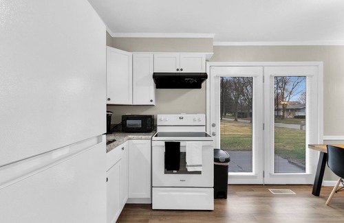 Penfield House | Quiet Home on the Outskirts of Urbana Near Local Restaurant