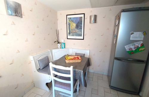 Quartier du Stade House | Quiet house 1000 metres from the beach