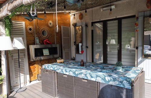 Bastide Giraud House | Quiet house in residence with swimming pool