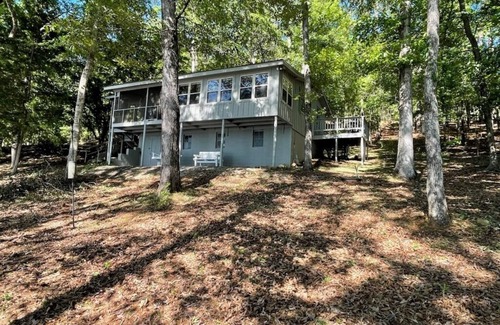 Rockford House | Quiet house with sunset view on Lake Mitchell