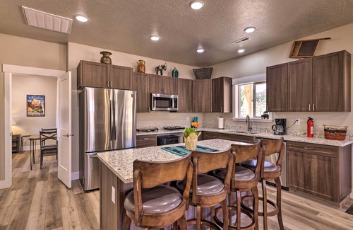 Kanab House | Quiet Kanab Home w/Panoramic Views & Porch!