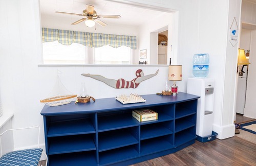 Lakeview Cottage | Quiet lake getaway in nautical themed cottage at beautiful Indian Lake