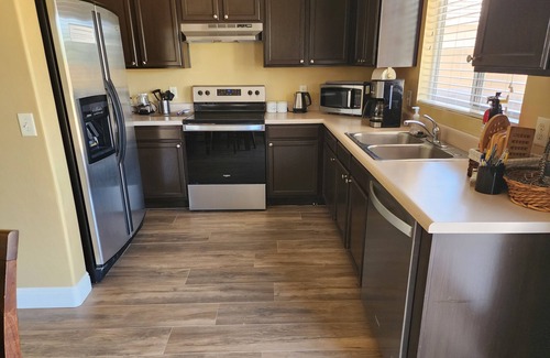 Crossings At Crossroads House | Quiet Location. Close to highway, mall, shops and restaurants