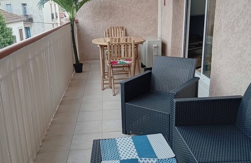 Beziers Apartment | Quiet location near historic university, 15 minutes from sea and airport private garage