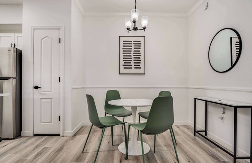 Chandler Apartment | Quiet Modern 2BR Pickleball, Pool, Parking, Gym 03