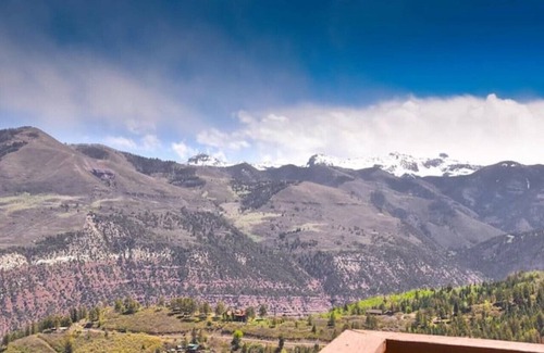 Elk Meadows Cabin | Quiet mountain getaway with lots of privacy
