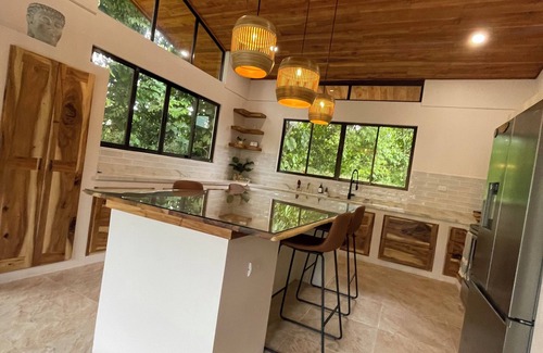 Baru House | Quiet Mountain Home, 20-minute drive to Playa Dominical