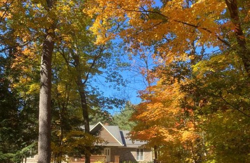 Bracebridge Villa | Quiet Muskoka Retreat - guest suite 5min to Bracebridge