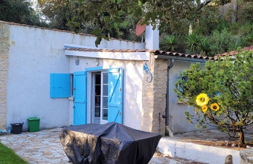 Saint-Georges-d'Oleron House | Quiet, natural house 100m from the beach, ideal for families or to recharge your batteries.