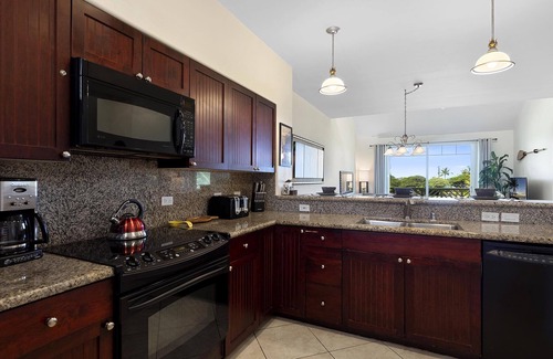 Waikoloa Apartment | Quiet natural surroundings, gourmet kitchen, near Waikiloa beach!