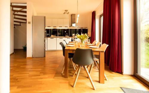 Bergisch Gladbach House | Quiet Nature Near Cologne 2