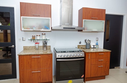 Juan Diaz House | Quiet Neighborhood - 5 Minutes from Airport/Shopping/Dining