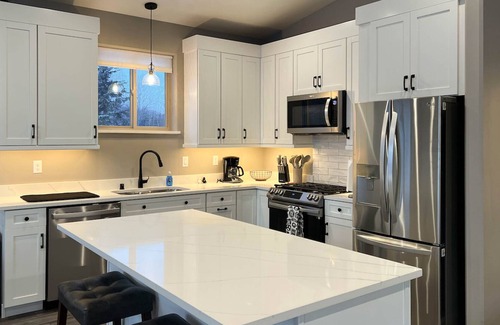 Meadow Lakes House | Quiet, new home with lake views