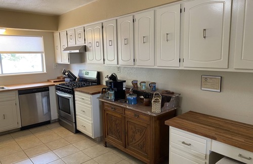 Tombstone House | Quiet oasis just 3 minutes from historic downtown Tombstone.