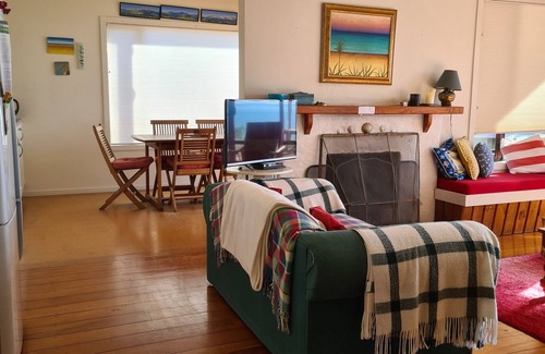 Pakawau House | Quiet Pakawau beachfront home - beautiful views of Golden Bay and Farewell Spit.