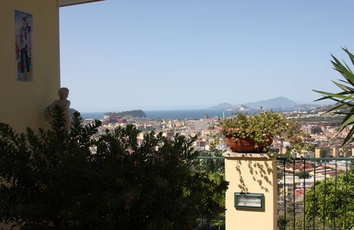 Naples Apartment | quiet panoramic two-room apartment with terrace and wi-fi
