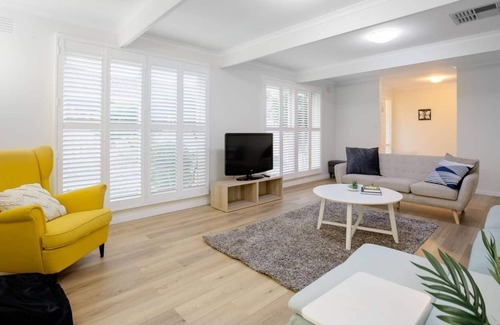 Keilor Downs House | Quiet & Peaceful 3bed2bath HOME @Keilor Downs