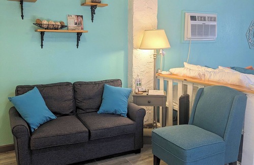 Chandler Bed & Breakfast | Quiet, Pet-Friendly Detached Private Studio
