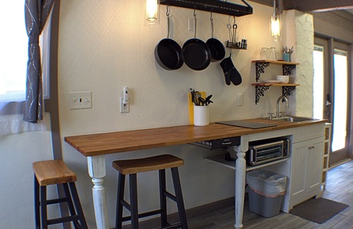 Chandler Bed & Breakfast | Quiet, Pet-Friendly Detached Private Studio