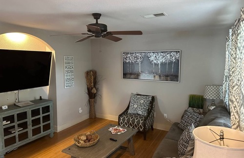 Plaza Westport Condo | Quiet Plaza 2 Bed 2 Bath Unbeatable Location