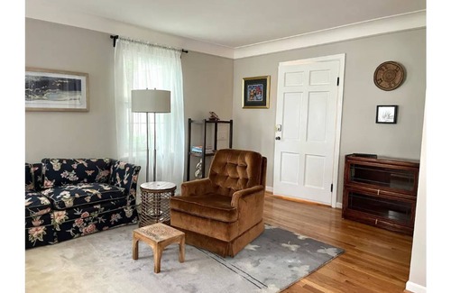 Mount Airy Apartment | Quiet & Private Flat in College Hill 15 min to Downtown